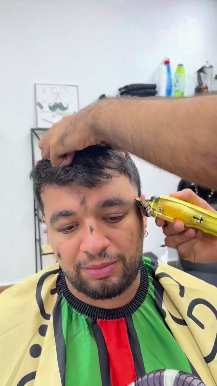 מספרה — רילס קצר שמציג את החוויה בעסק.